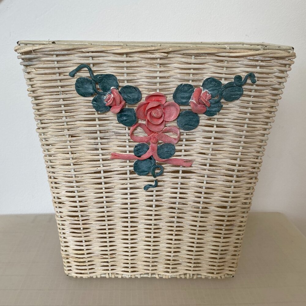 Bathroom Wicker Trash Basket With 3-D Rose Design